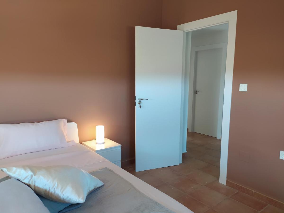 Habitaciones En Finca Olivo Y Almendro Ucenda Eksteriør bilde
